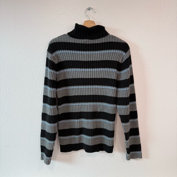 Vintage oversized 2007 GAP Black and Gray Striped Turtleneck Sweater - Picture 2 of 8